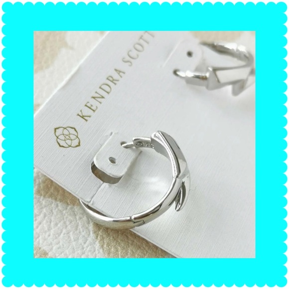 NEW KENDRA SCOTT BOLT SILVER HUGGIE EARRINGS - Picture 1 of 5